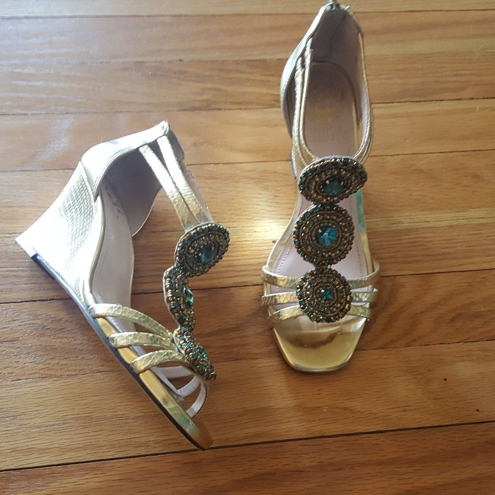 Vince Camuto Gold Leather Jeweled Sandal 6.5